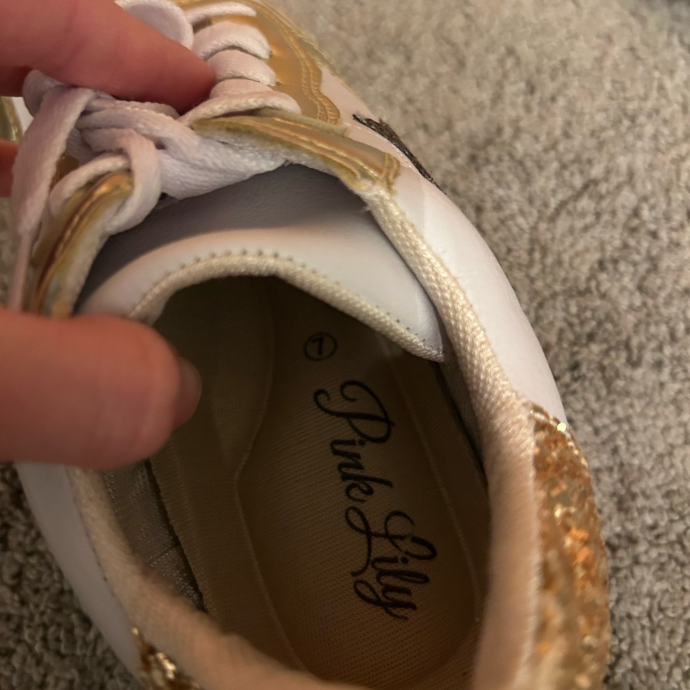 *New* Pink Lily Jennifer Rose Gold and White Sparkle Star Sneakers - Picture 7 of 9